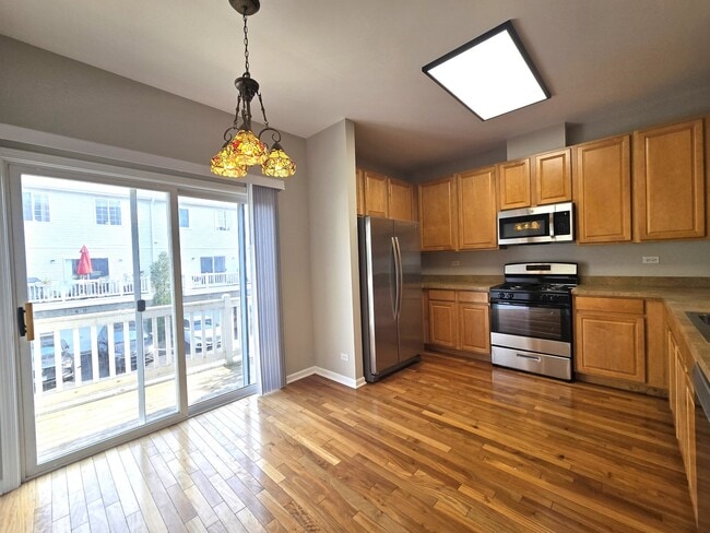 Photo - 652 S Rosehall Ln