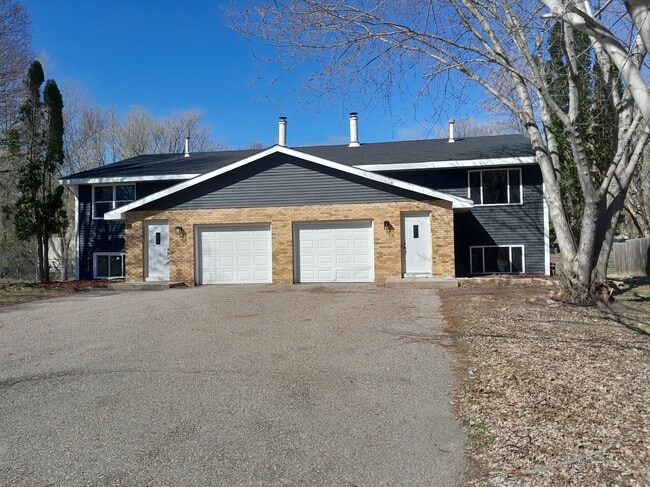 Photo - 15423 Trillium Cir