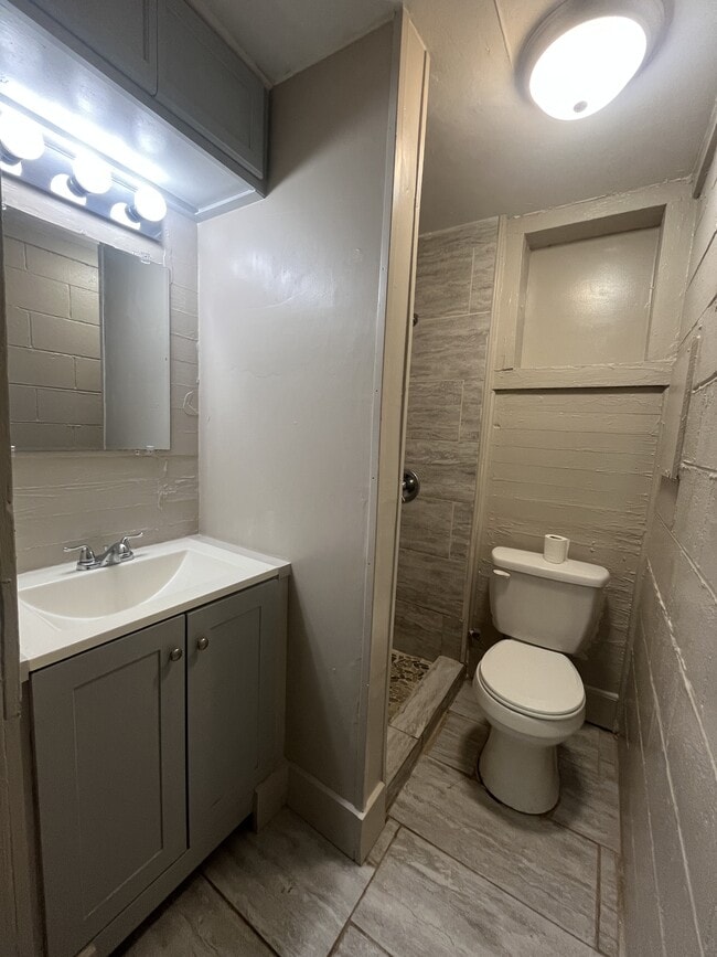 Photo - 822 Corn Ave