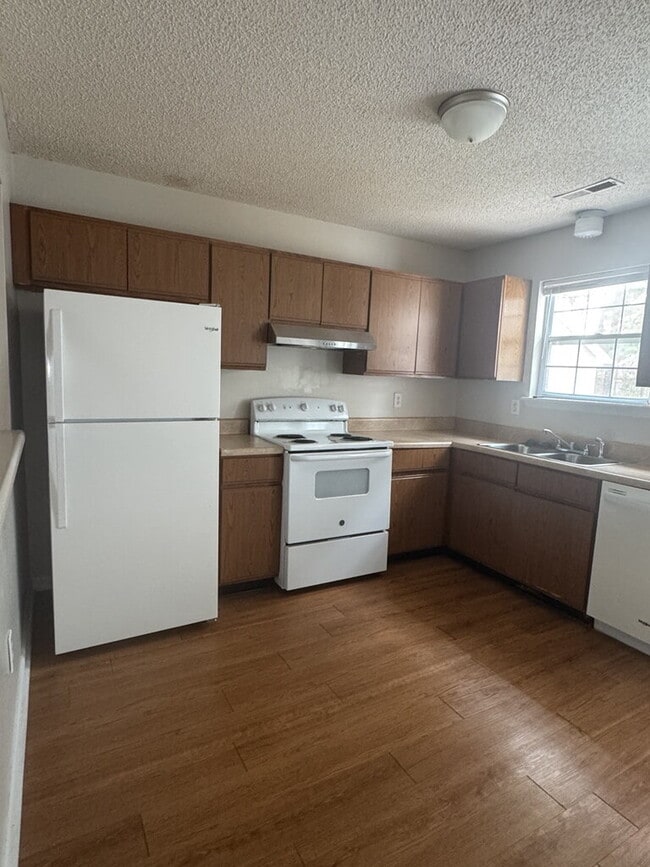 Photo - 106 Glenside Ct