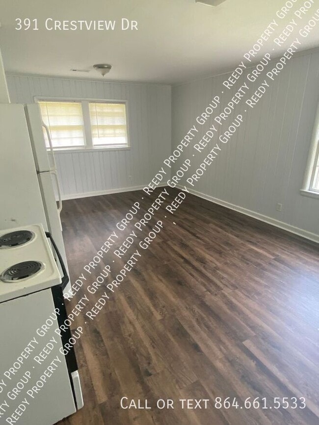 Photo - 391 Crestview Dr