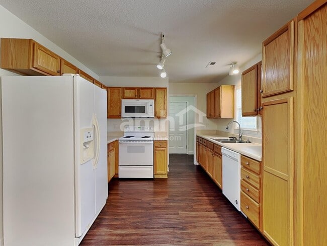 Photo - 1629 Hawkcrest Ln