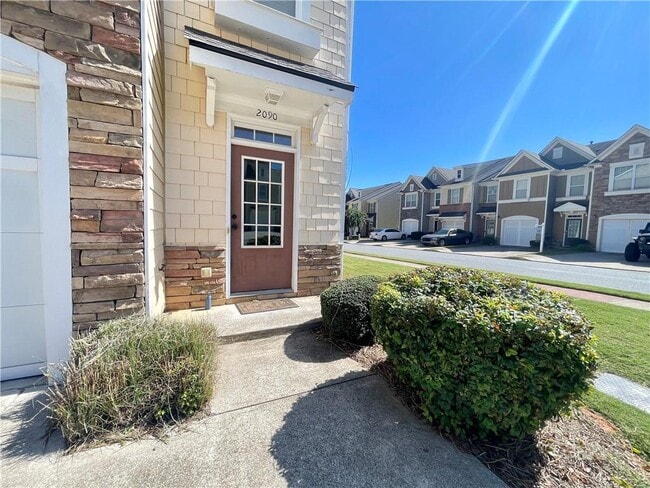 Photo - 2090 Lakeshore Overlook Dr