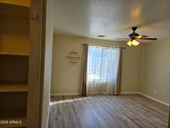 Photo - 5365 W Augusta Ave