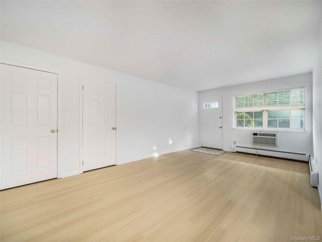 Photo - 1 Doxbury Ln