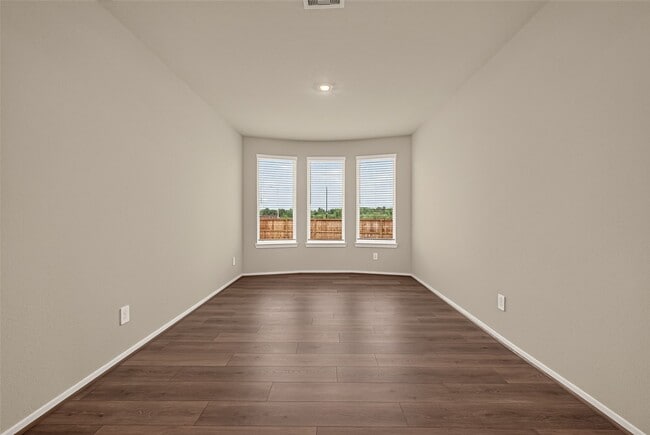Photo - 5105 Redbud Vly Dr