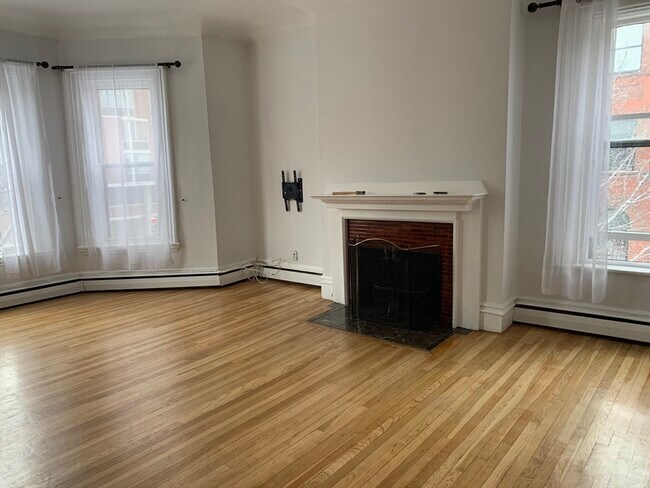Photo - 351 Beacon St Unit 5