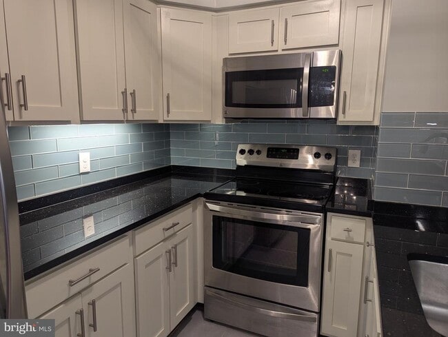 Photo - 1301 N Courthouse Rd Unit 805