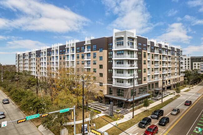 Building Photo - Alta River Oaks Rental