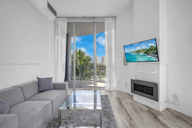 Photo - 3029 NE 188th St Unidad 725