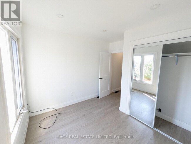 Photo - 1865 Davenport Rd