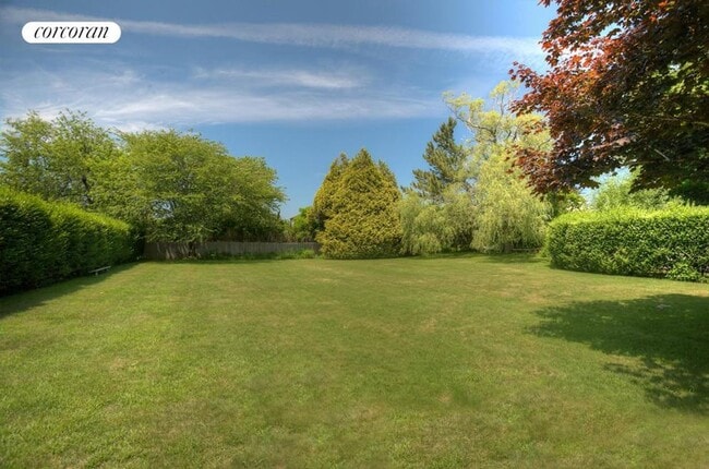 Photo - 560 Bridge Ln