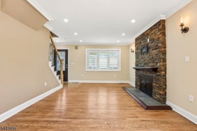 50 Lincoln Pl