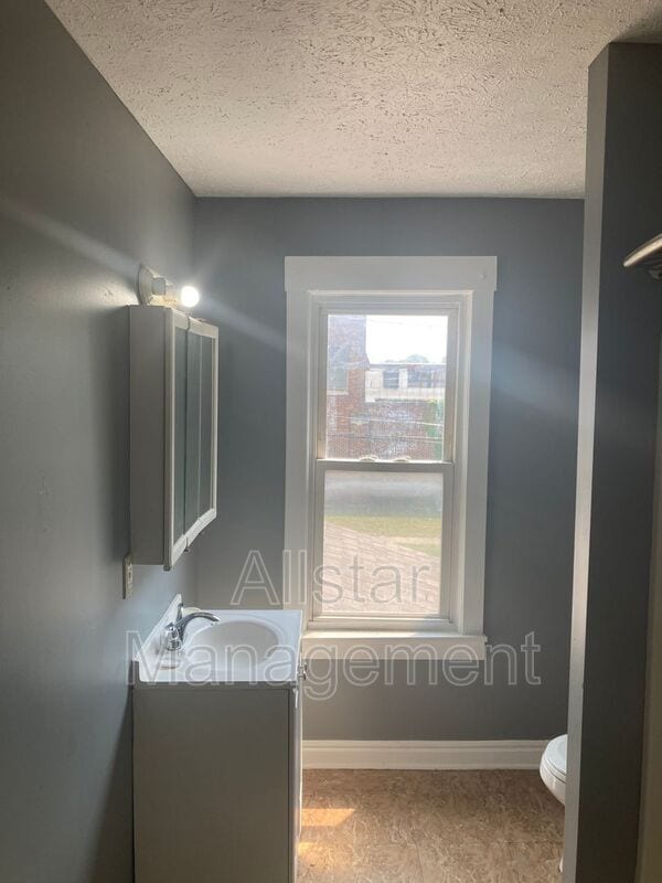 Photo - 14221 Darley Ave