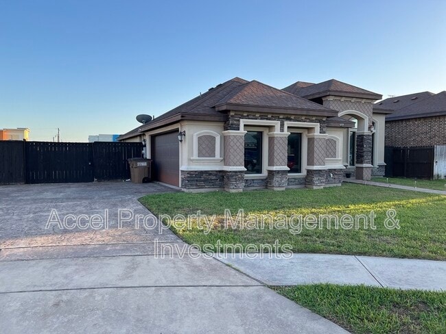 Photo - 312 Kika De La Garza St