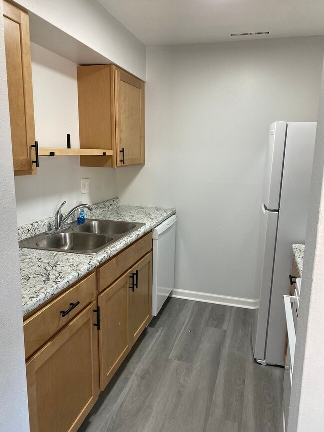 Photo - 1313 Oakland Rd NE Unit 1313 5