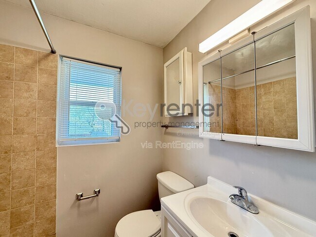 Photo - 305 Sunrise Ln Unit C