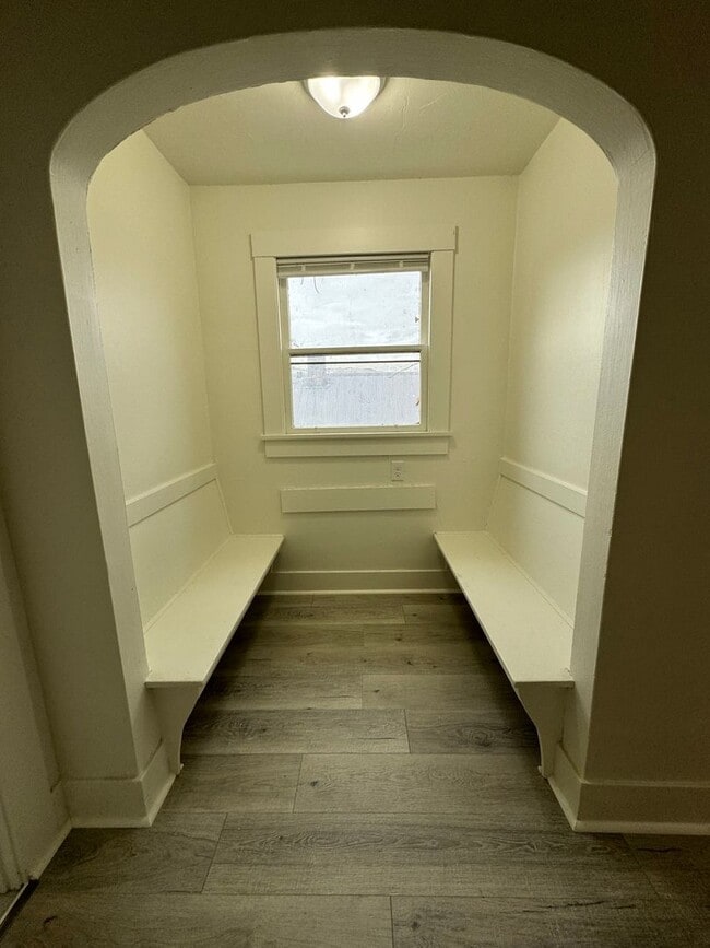 Photo - 2bdrm, 1 bath house close to downtown