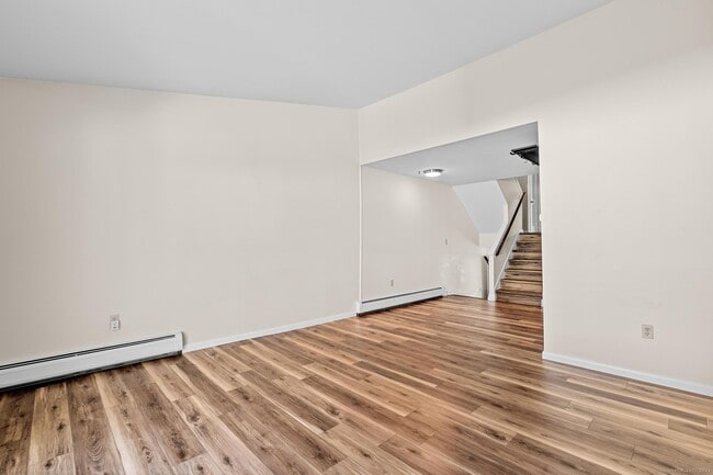 Photo - 50 E Hill Rd Unit APT 3L