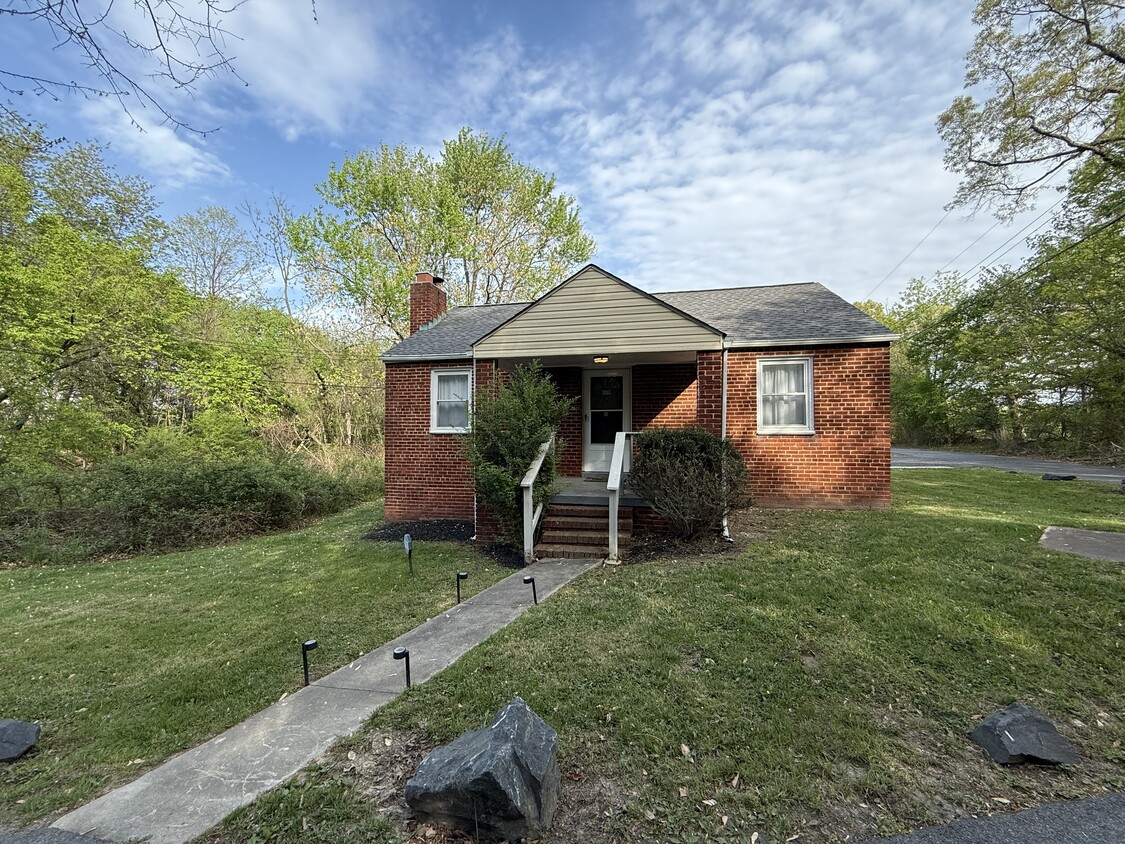 Photo - 4519 Old Branch Ave (Temple Hills, MD)