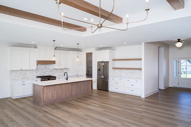 Photo - 807 Bridgeview St