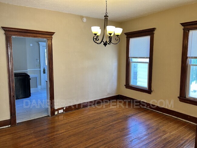 Photo - 102 Melrose Ave