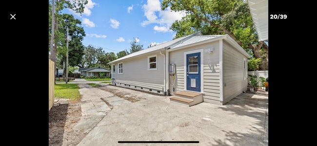 Photo - 325 W Haya St