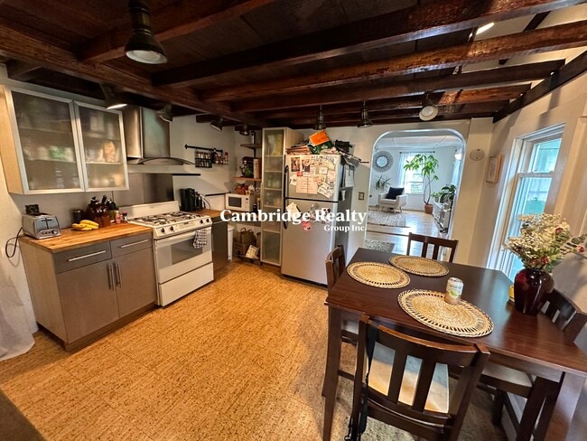 Photo - 18 Tremont St Apartments Unit 2