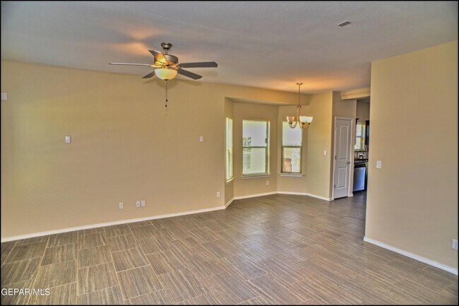 Photo - 452 Isaias Ave.