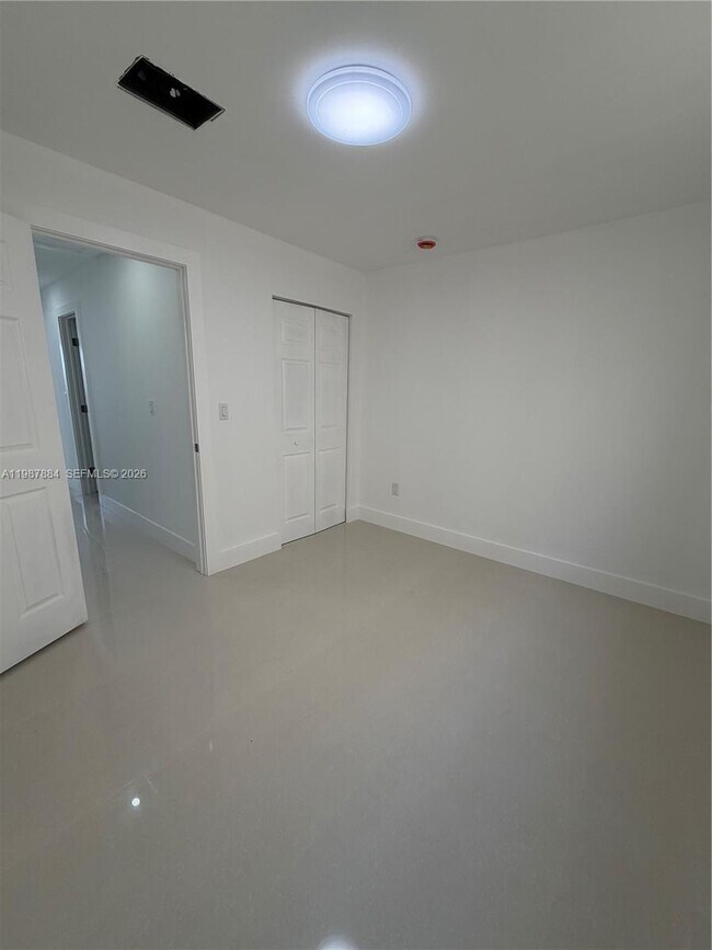 Photo - 1550 W 7th Ct Unit 18