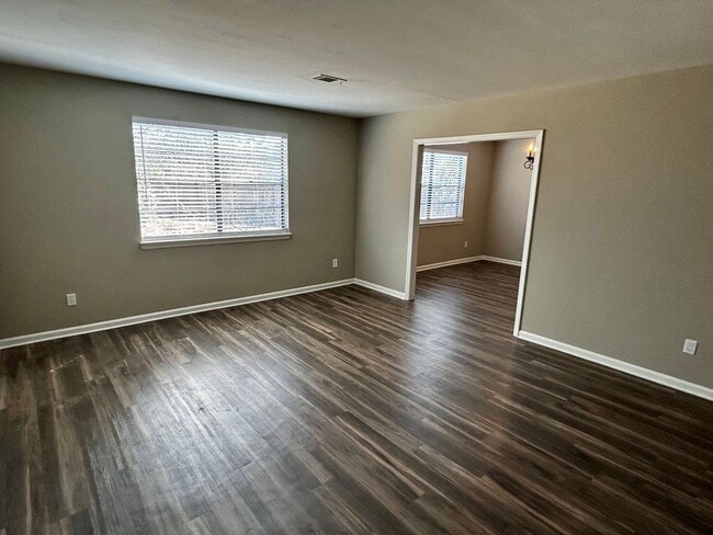 Photo - 235 Cavalier Dr