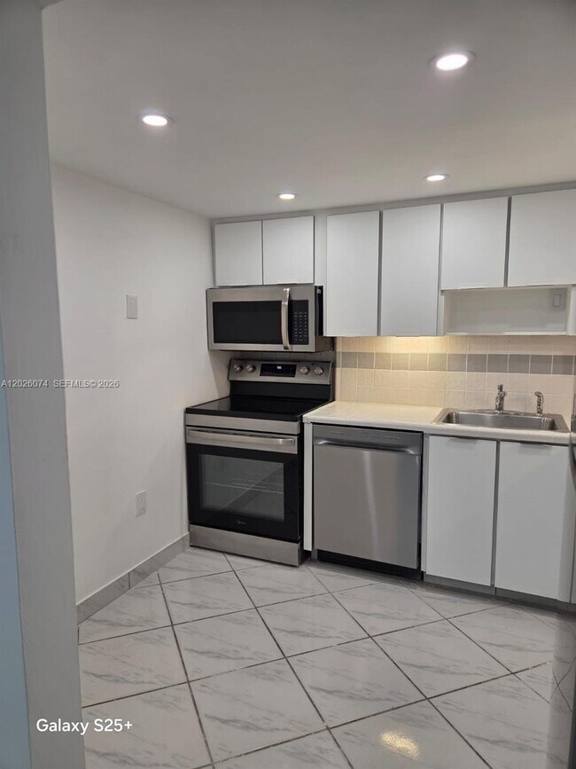 Photo - 16851 NE 23rd Ave Unidad B601
