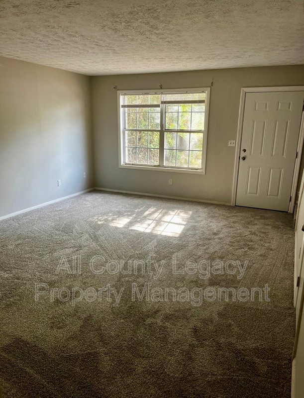 Photo - 2946 Spruce Cir