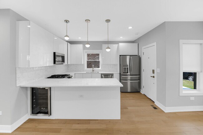 Photo - 4721 W Warwick Ave