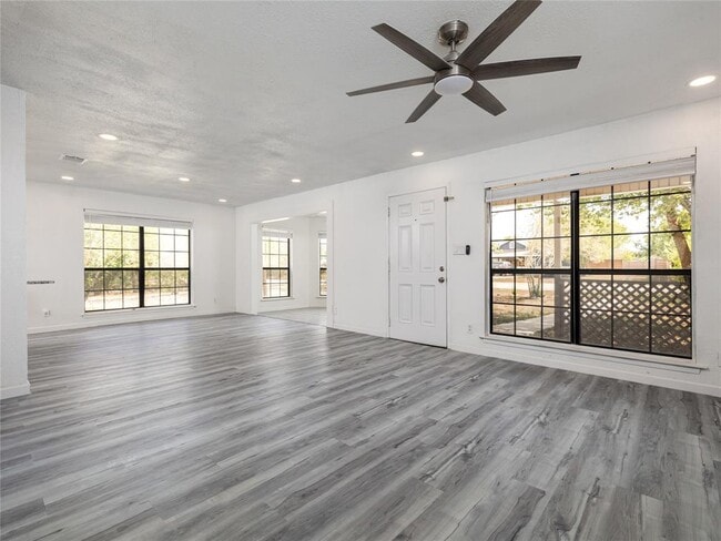 Photo - 148 Discovery Ln