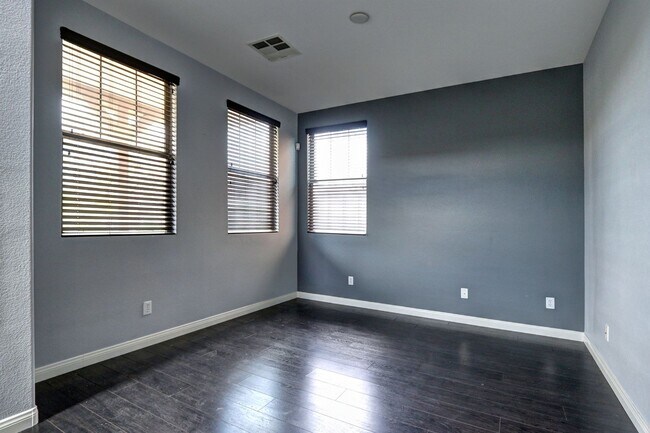 Photo - 10471 Foggy Glen Ave