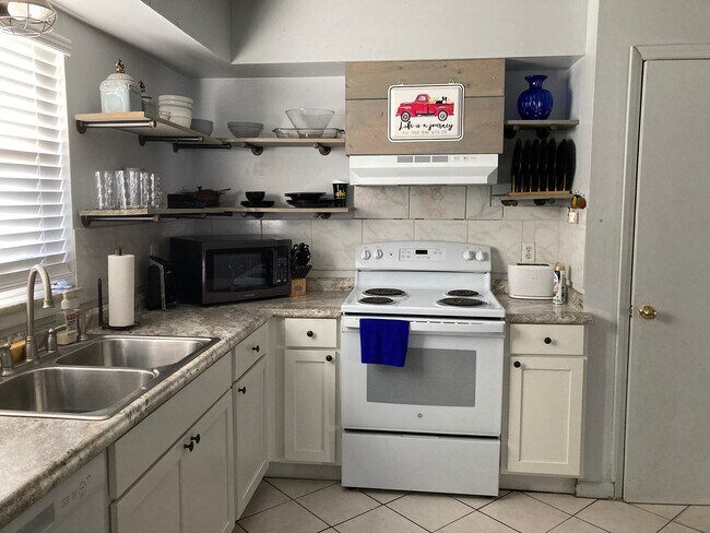 Photo - 522 Camino Ct