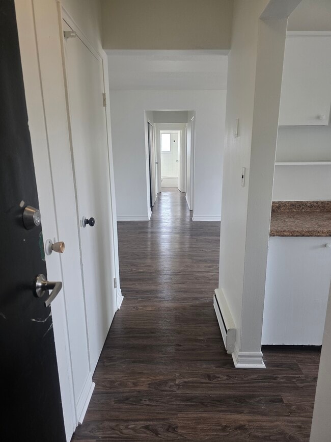 Building Photo - 70 Albert St Unit 12