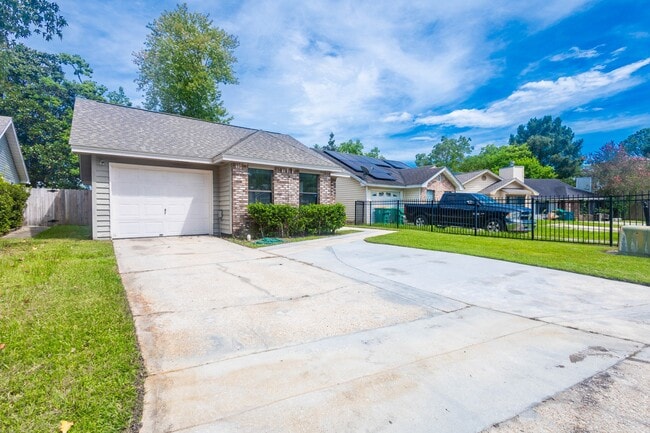 Photo - 1711 Bennetts End