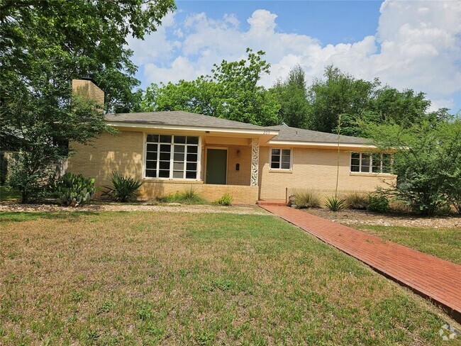 Building Photo - 205 N Ave A Rental