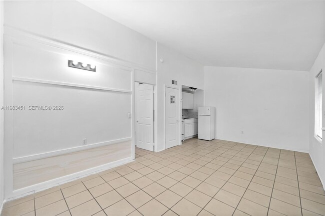 Photo - 840 SW 7th St Unidad 850