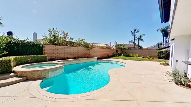 24671 Paige Cir