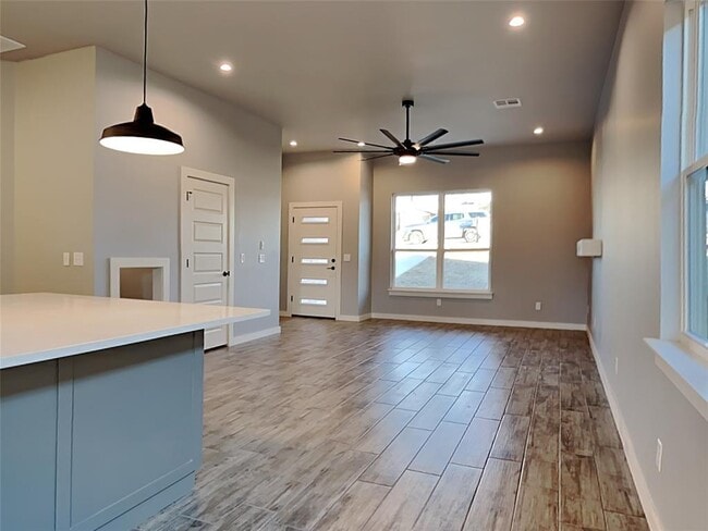 Photo - 312 W 3rd St