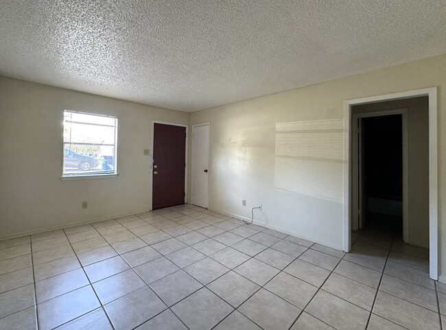 918 Dryden Ave Unit B