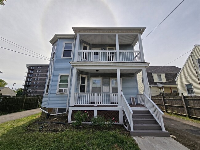 Building Photo - 15 Baxter Ave Unit 2 Rental