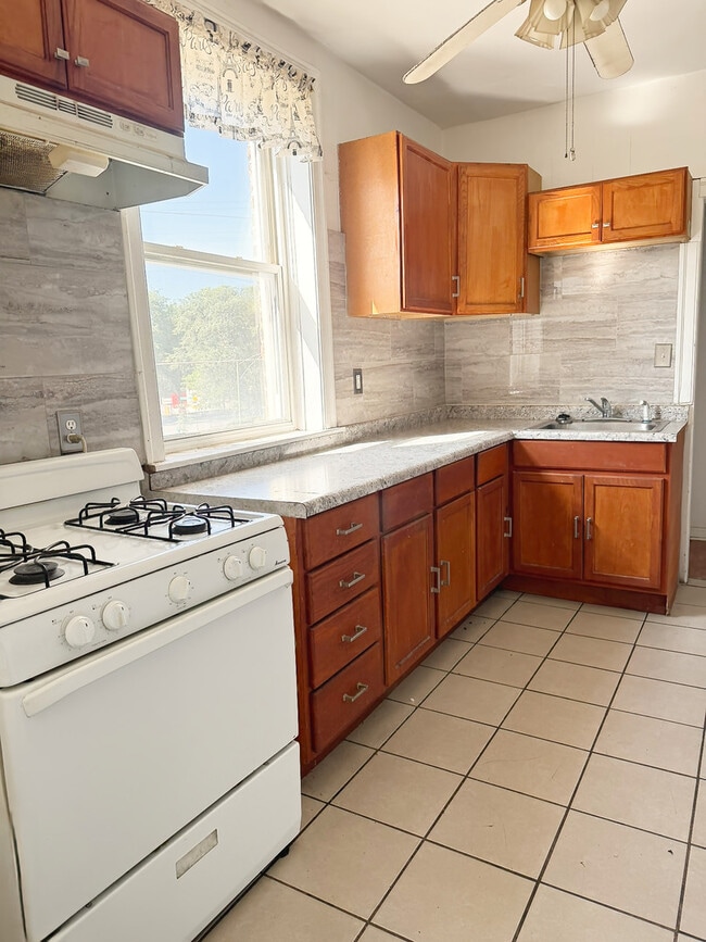 Photo - 7547 S Cornell Ave