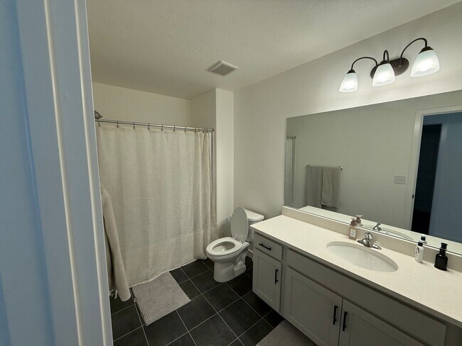 Photo - 737 W 540 S