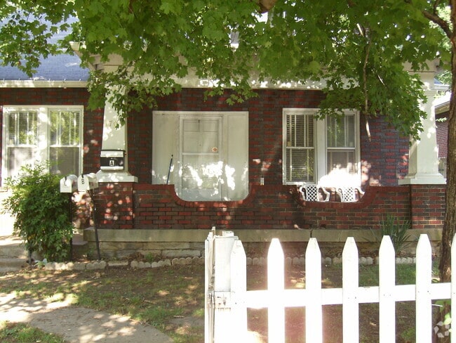 Building Photo - 1706 Villa Pl Unit VANDY/BELMiONTCottage Rental