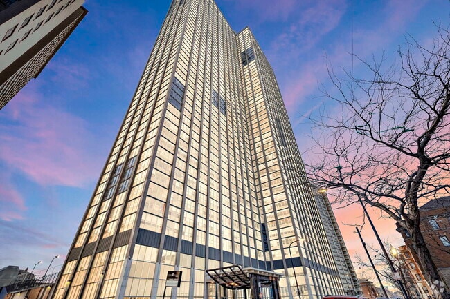 Building Photo - 655 W Irving Park Rd Unit 1801 Rental