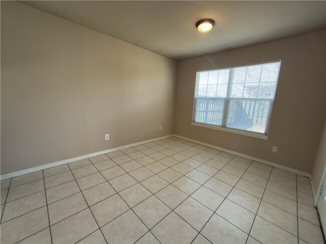 Photo - 3706 SW Hansom Loop